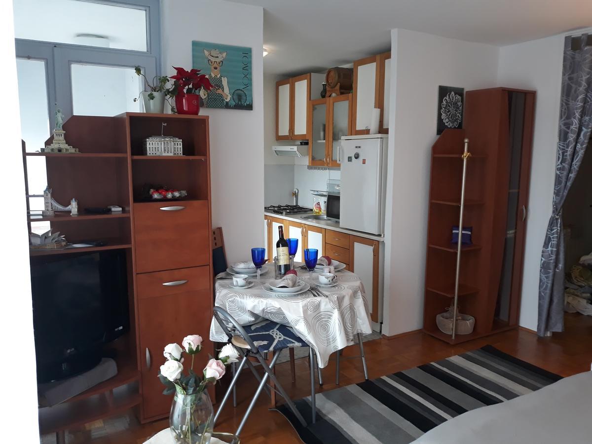 Apartment Karlos Загреб Экстерьер фото